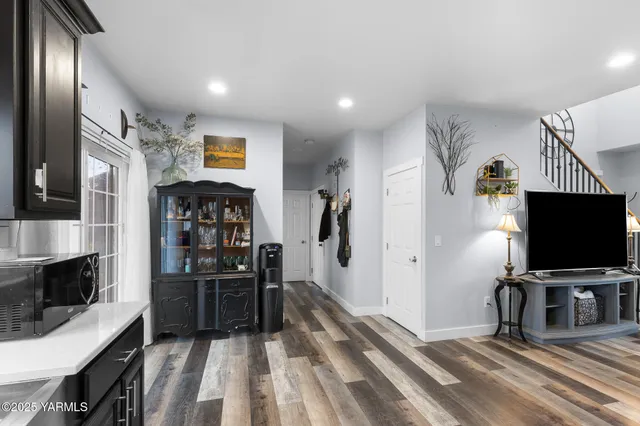 $330,000 | 712 Fountain Boulevard, Zillah, WA 98953