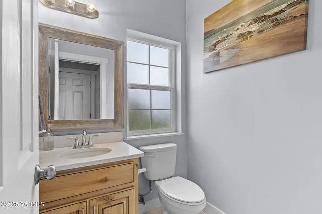 $330,000 | 712 Fountain Boulevard, Zillah, WA 98953