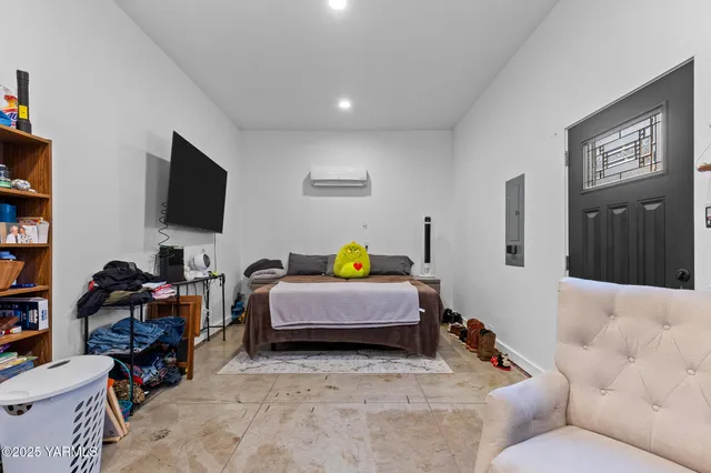 $330,000 | 712 Fountain Boulevard, Zillah, WA 98953