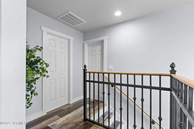 $330,000 | 712 Fountain Boulevard, Zillah, WA 98953