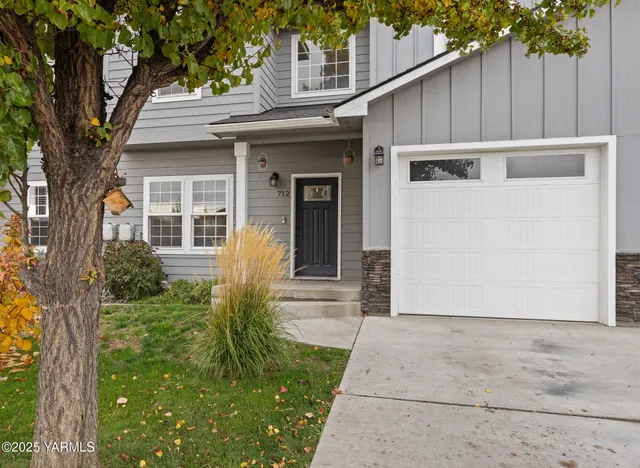 $330,000 | 712 Fountain Boulevard, Zillah, WA 98953