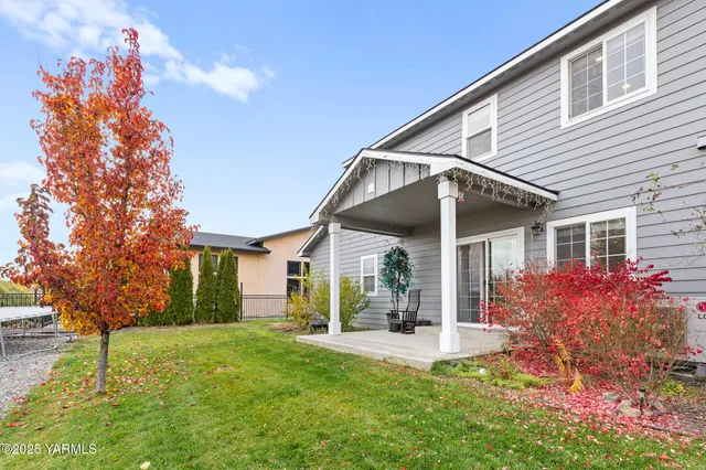 $330,000 | 712 Fountain Boulevard, Zillah, WA 98953