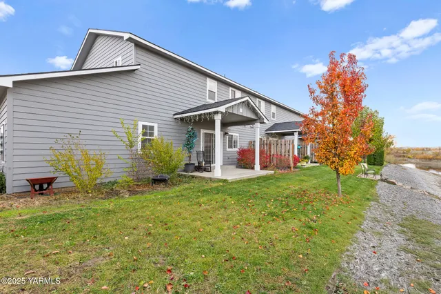 $330,000 | 712 Fountain Boulevard, Zillah, WA 98953