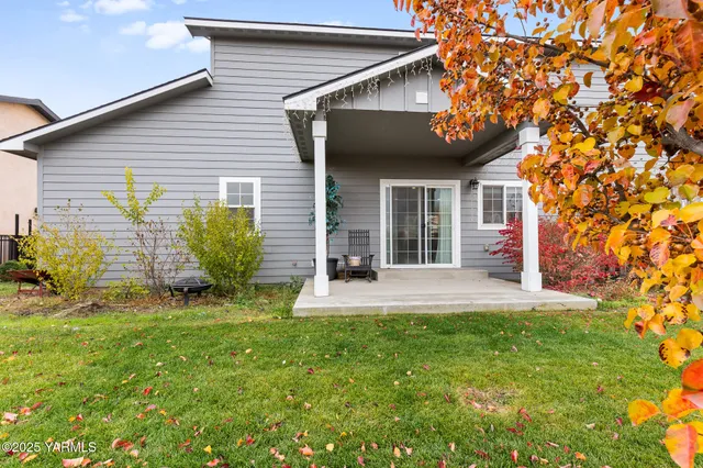 $330,000 | 712 Fountain Boulevard, Zillah, WA 98953