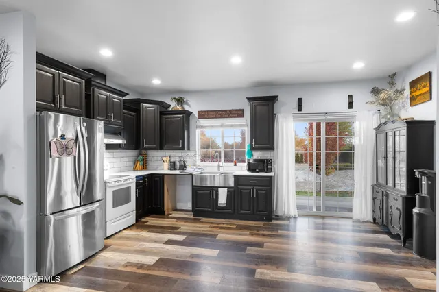 $330,000 | 712 Fountain Boulevard, Zillah, WA 98953