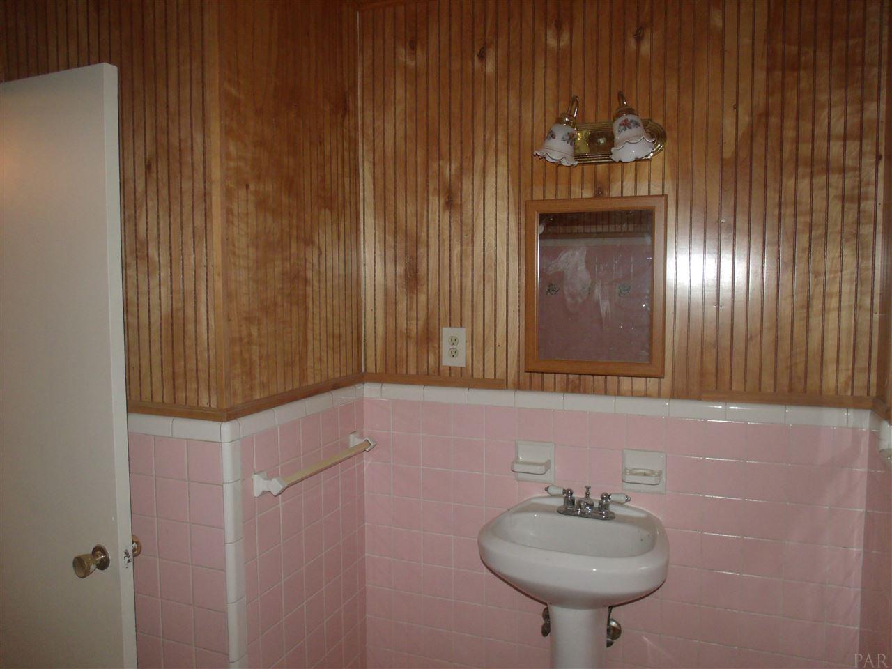 905 East Montclair Road Pensacola, FL 32505 - Photo 12 of 20 Gallery Image 12