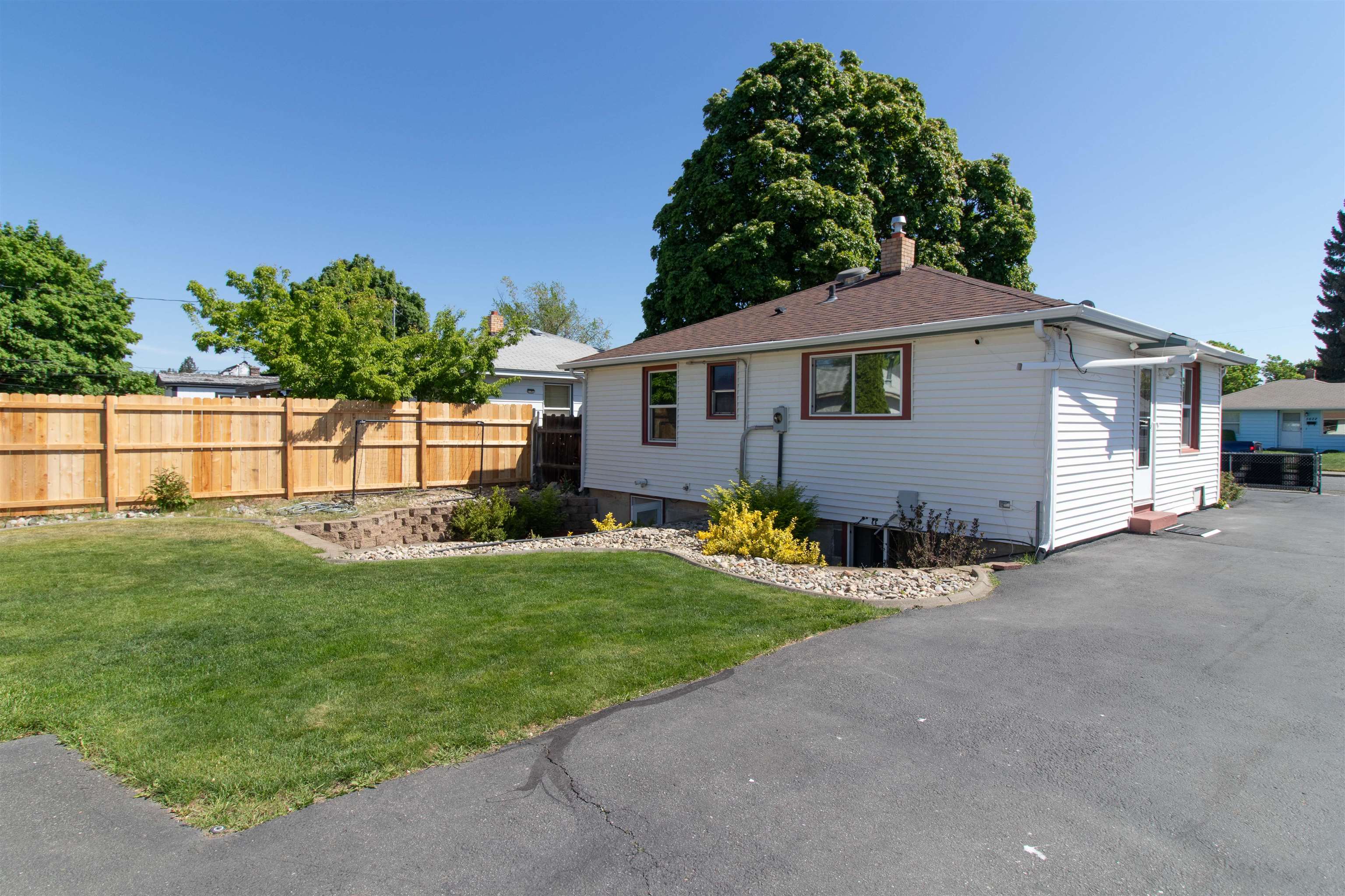 5621 North Hemlock Street Spokane, WA 99205 - Photo 34 of 35