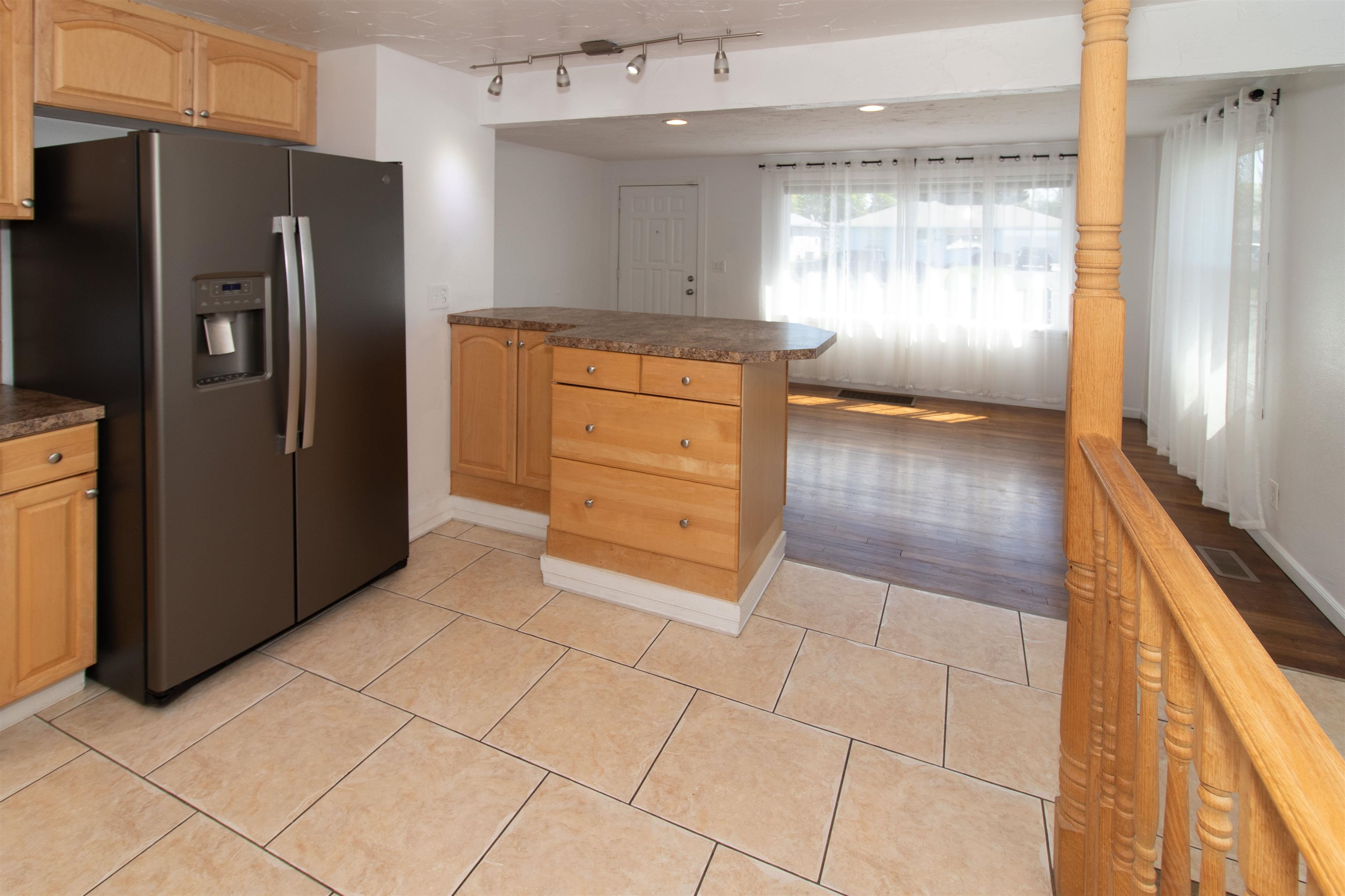 5621 North Hemlock Street Spokane, WA 99205 - Photo 4 of 35