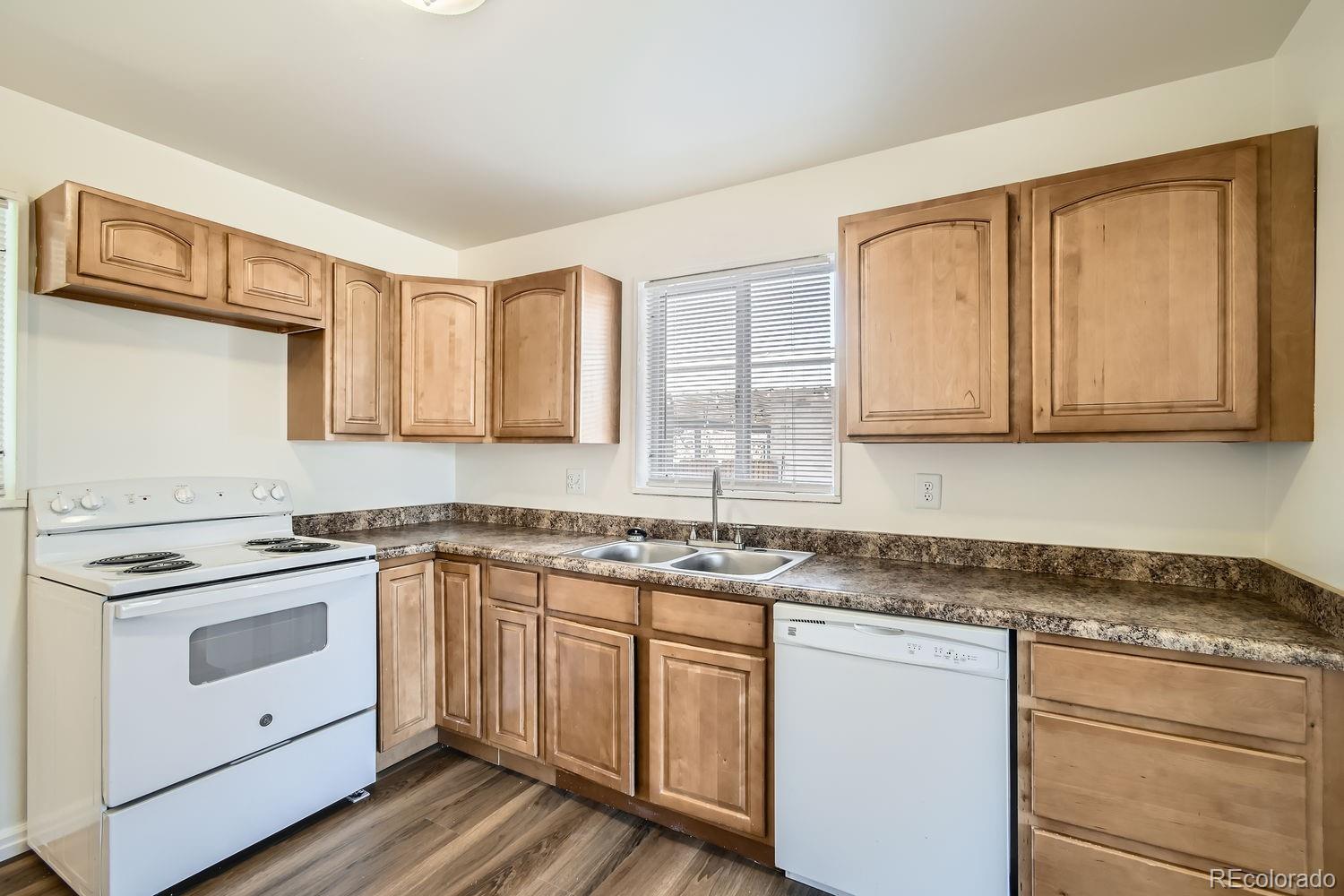 7041 Ruth Way Denver, CO 80221 - Photo 9 of 28 Gallery Image 9