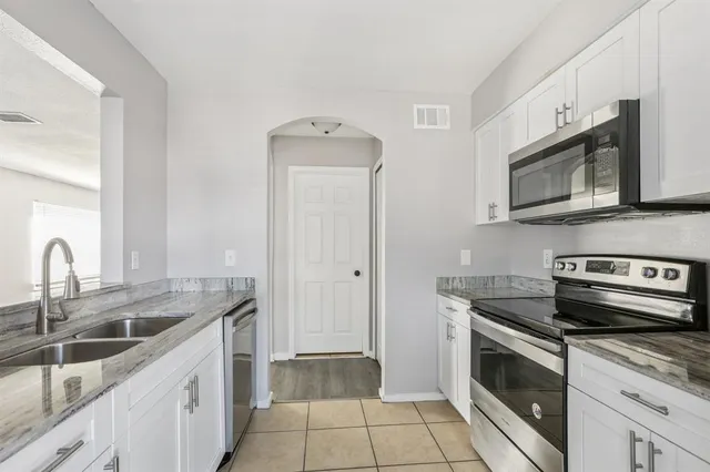 $2,800 | 7402 East Bank Drive, Unit 7402, Tampa, FL 33617