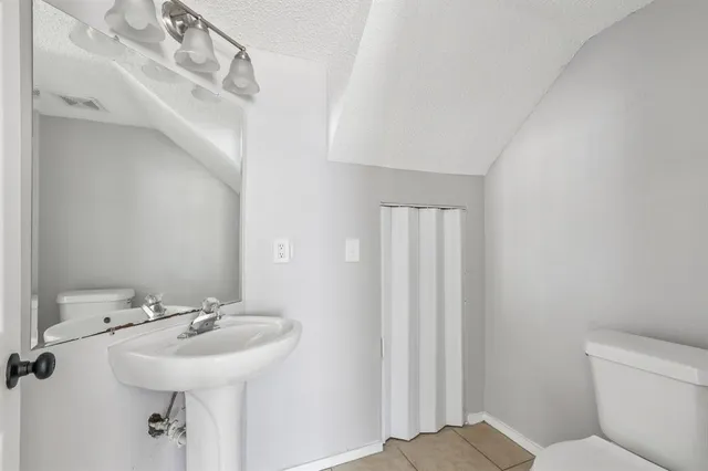 $2,800 | 7402 East Bank Drive, Unit 7402, Tampa, FL 33617