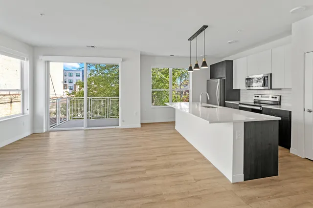 $2,071 | 5945 6th Avenue, Unit 219, Kenosha, WI 53140