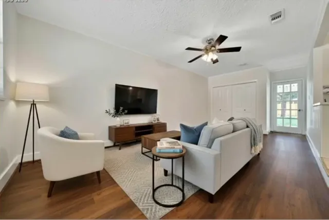 $215,000 | 317 South 11th Street, La Porte, TX 77571