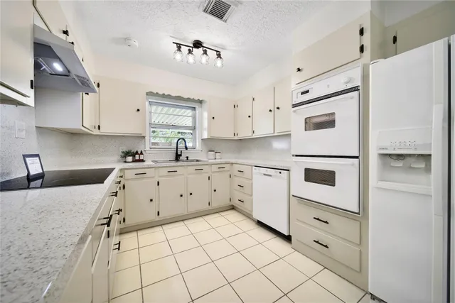 $215,000 | 317 South 11th Street, La Porte, TX 77571