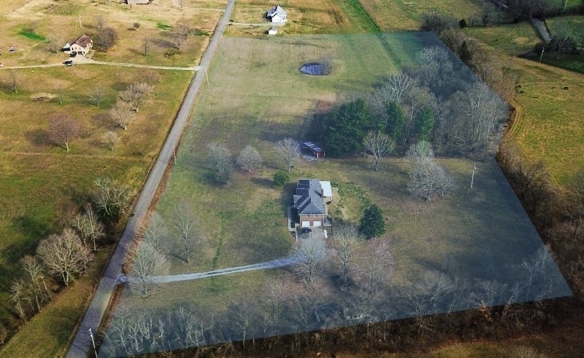 5247 Stacy Springs Road Springfield, TN 37172 - Photo 2 of 29