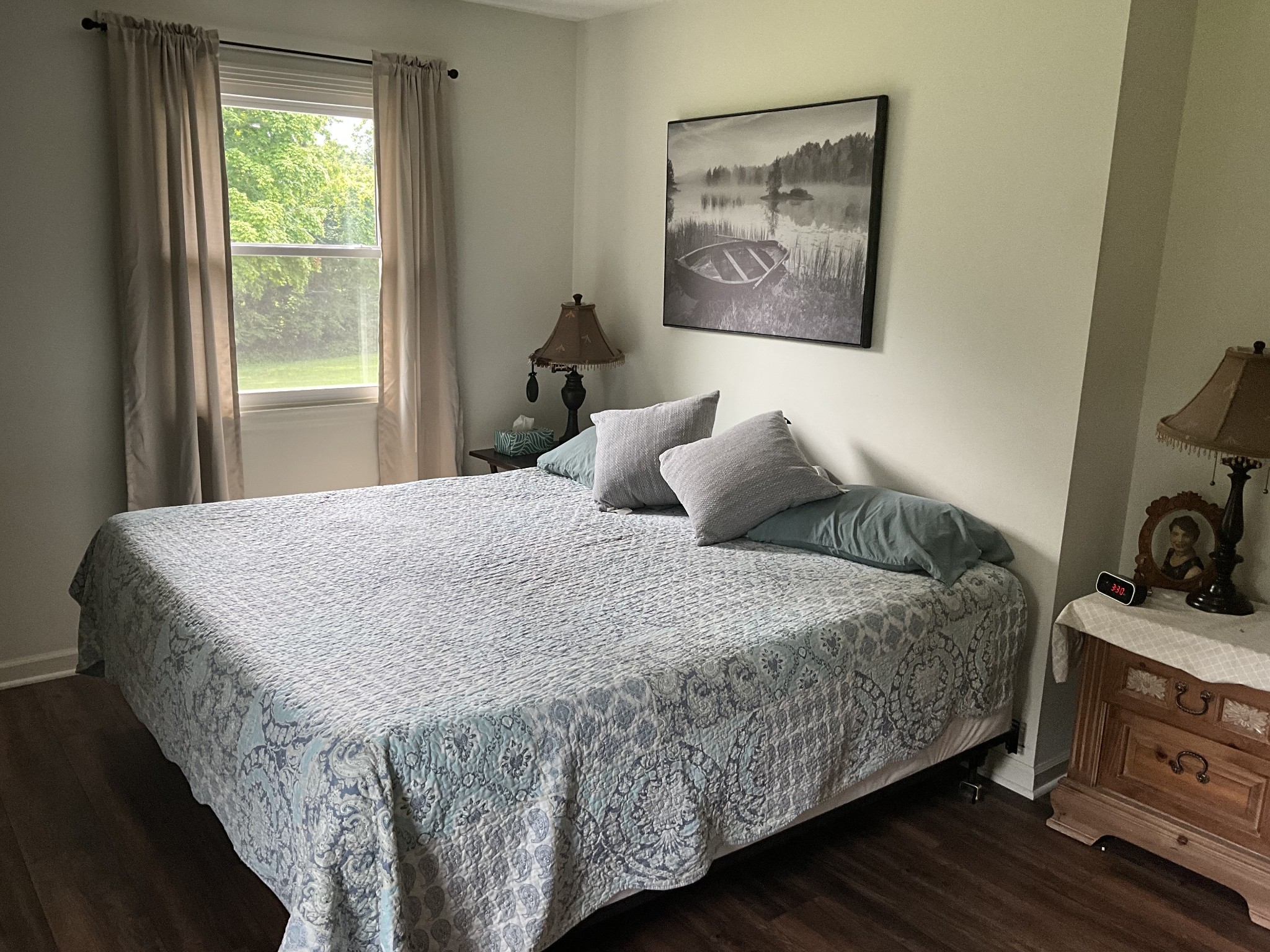 5247 Stacy Springs Road Springfield, TN 37172 - Photo 10 of 29 a bedroom with a bed and a window