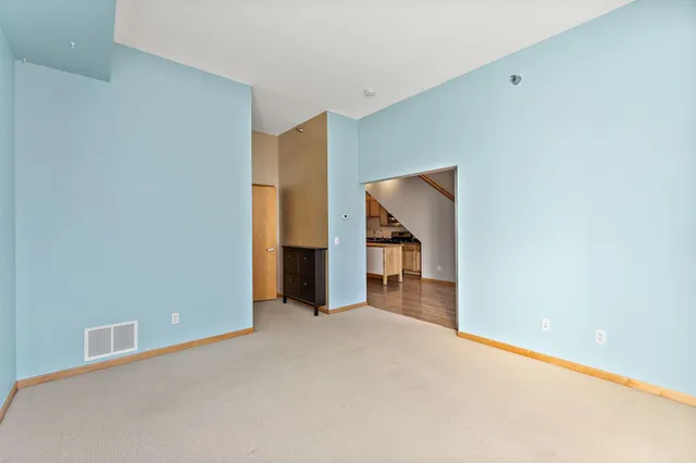 $1,885 | 2650 University Avenue West, Unit 318, St. Paul, MN 55114
