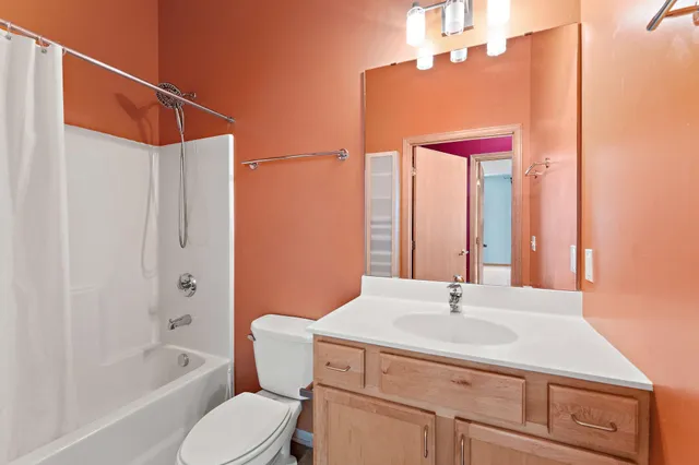 $1,885 | 2650 University Avenue West, Unit 318, St. Paul, MN 55114