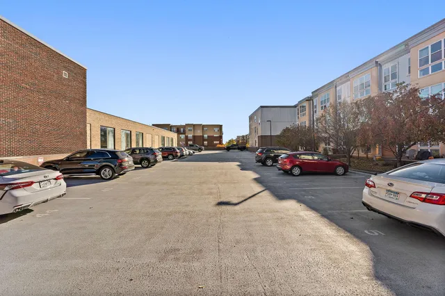 $1,885 | 2650 University Avenue West, Unit 318, St. Paul, MN 55114