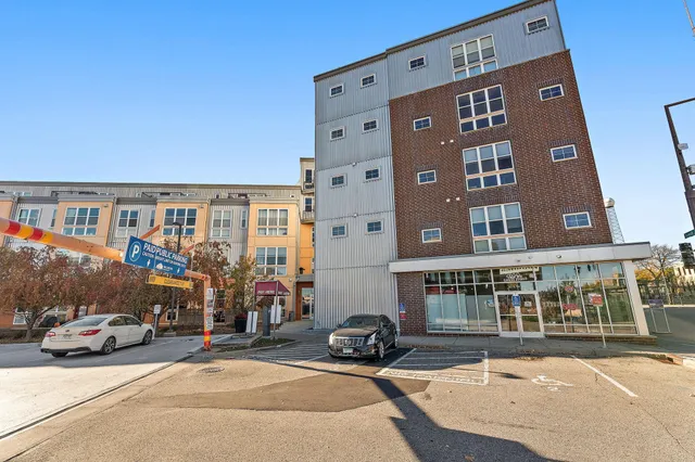 $1,885 | 2650 University Avenue West, Unit 318, St. Paul, MN 55114