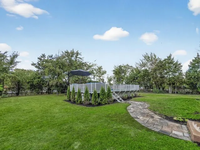 $434,900 | 4 Mayflower Drive, Batavia, IL 60510