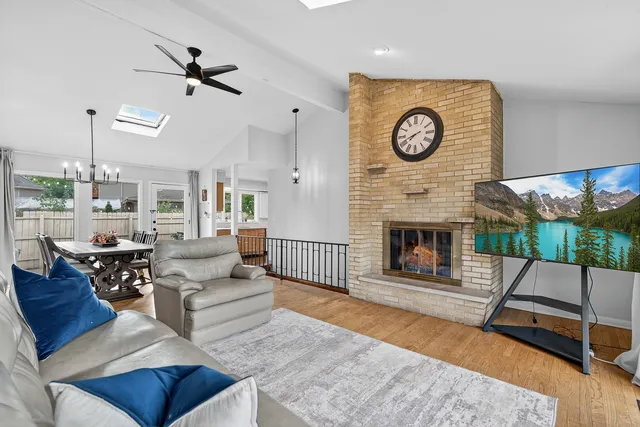 $434,900 | 4 Mayflower Drive, Batavia, IL 60510