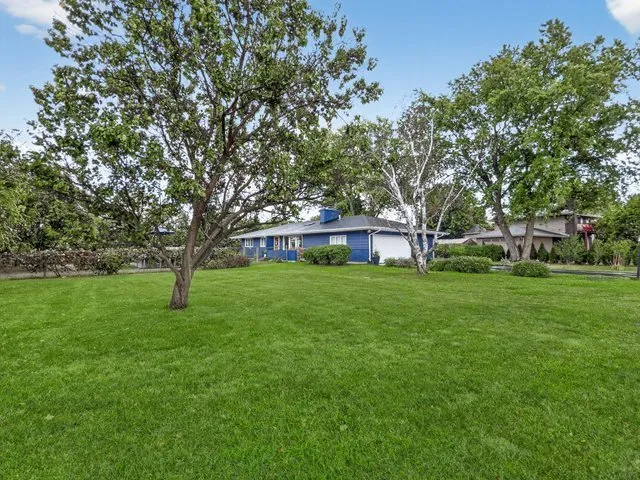 $434,900 | 4 Mayflower Drive, Batavia, IL 60510