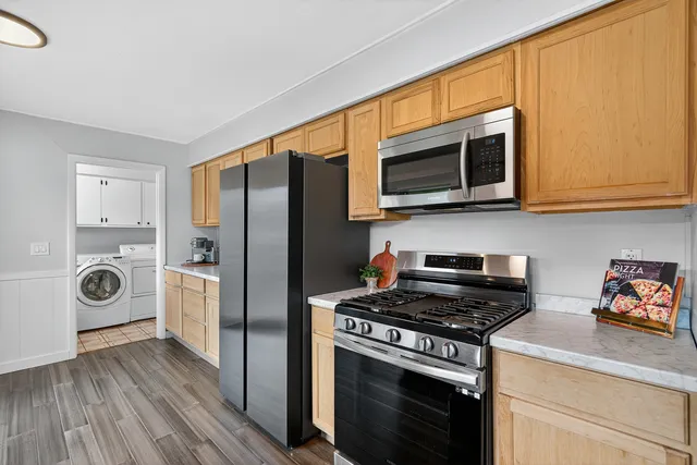 $434,900 | 4 Mayflower Drive, Batavia, IL 60510