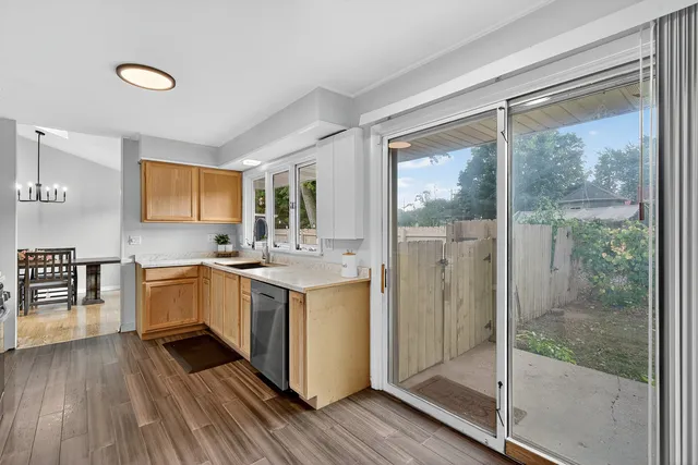 $434,900 | 4 Mayflower Drive, Batavia, IL 60510