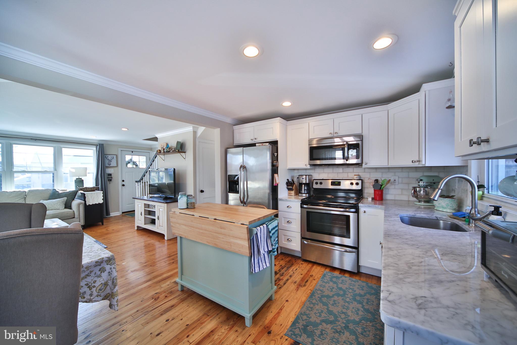 415 Vincent Road Willow Grove, PA 19090 - Photo 6 of 21 Gallery Image 6