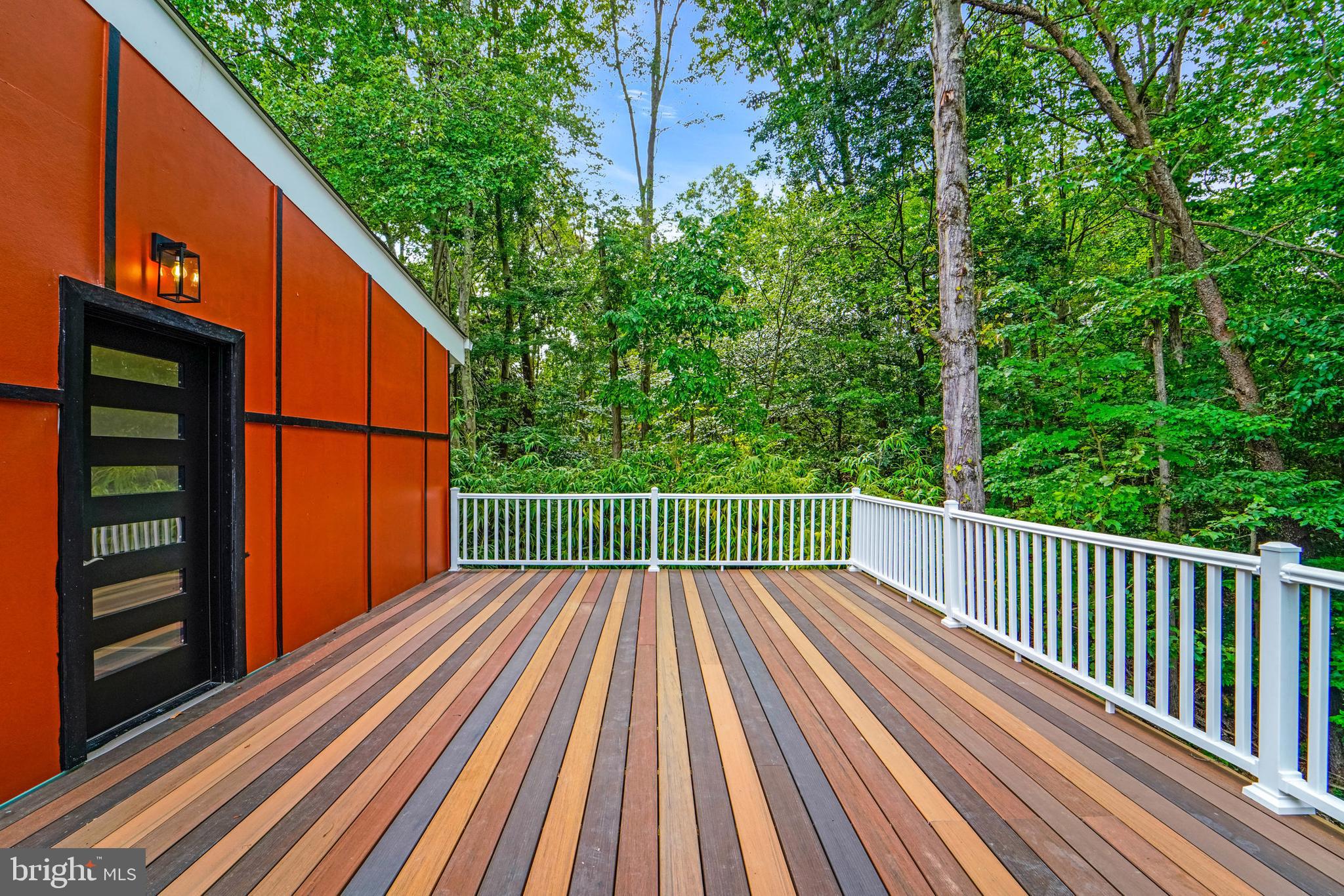 12116 Old Fort Road Fort Washington, MD 20744 - Photo 38 of 65 a view of balcony with wooden floor and fence