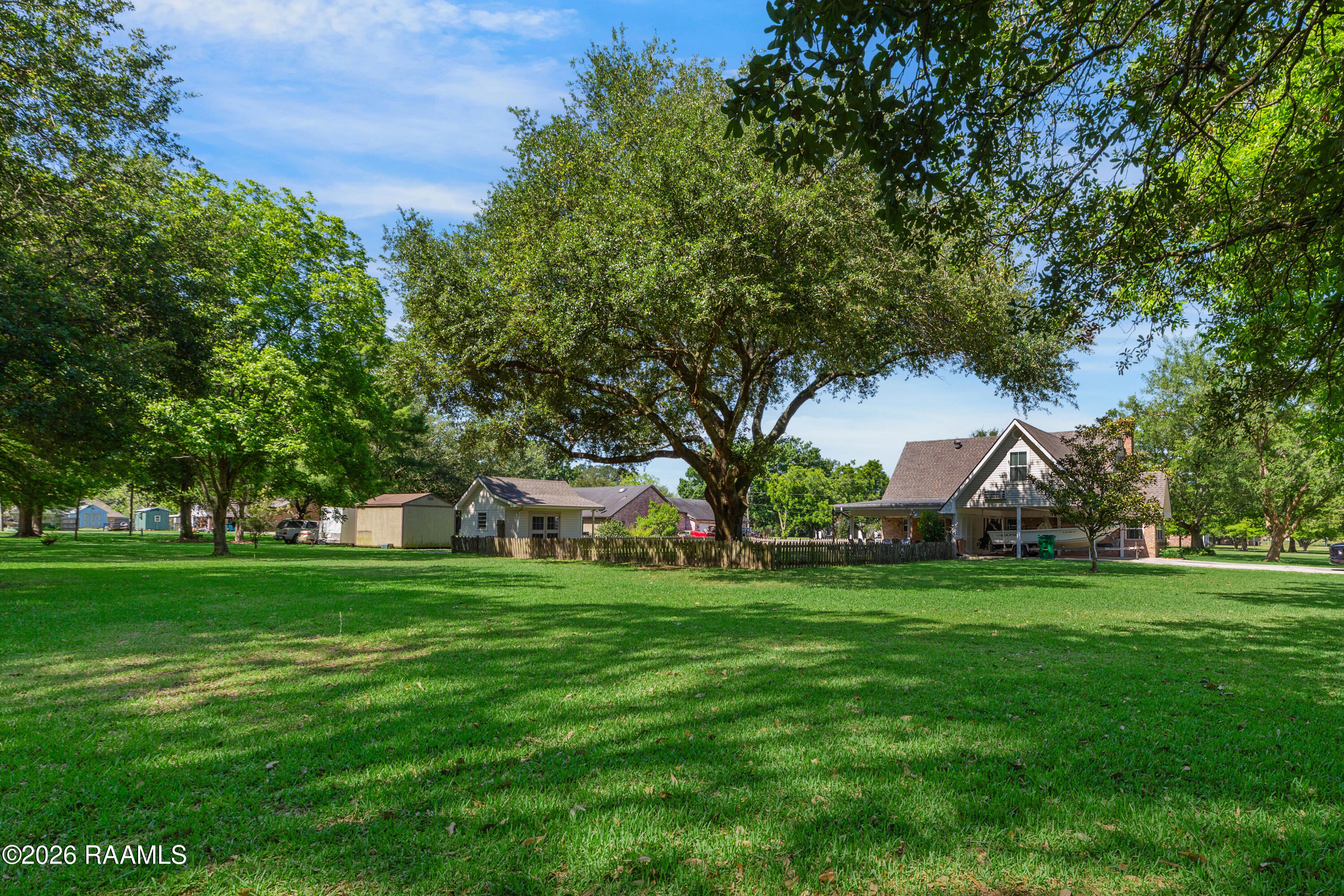 708 Kyle Landry Road New Iberia, LA 70563 - Photo 6 of 30 Side Yard