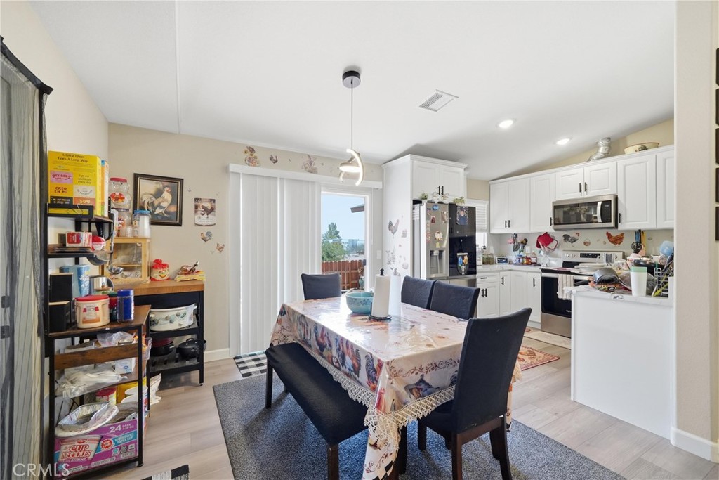 23560 Tussing Ranch Road Apple Valley, CA 92308 - Photo 13 of 31