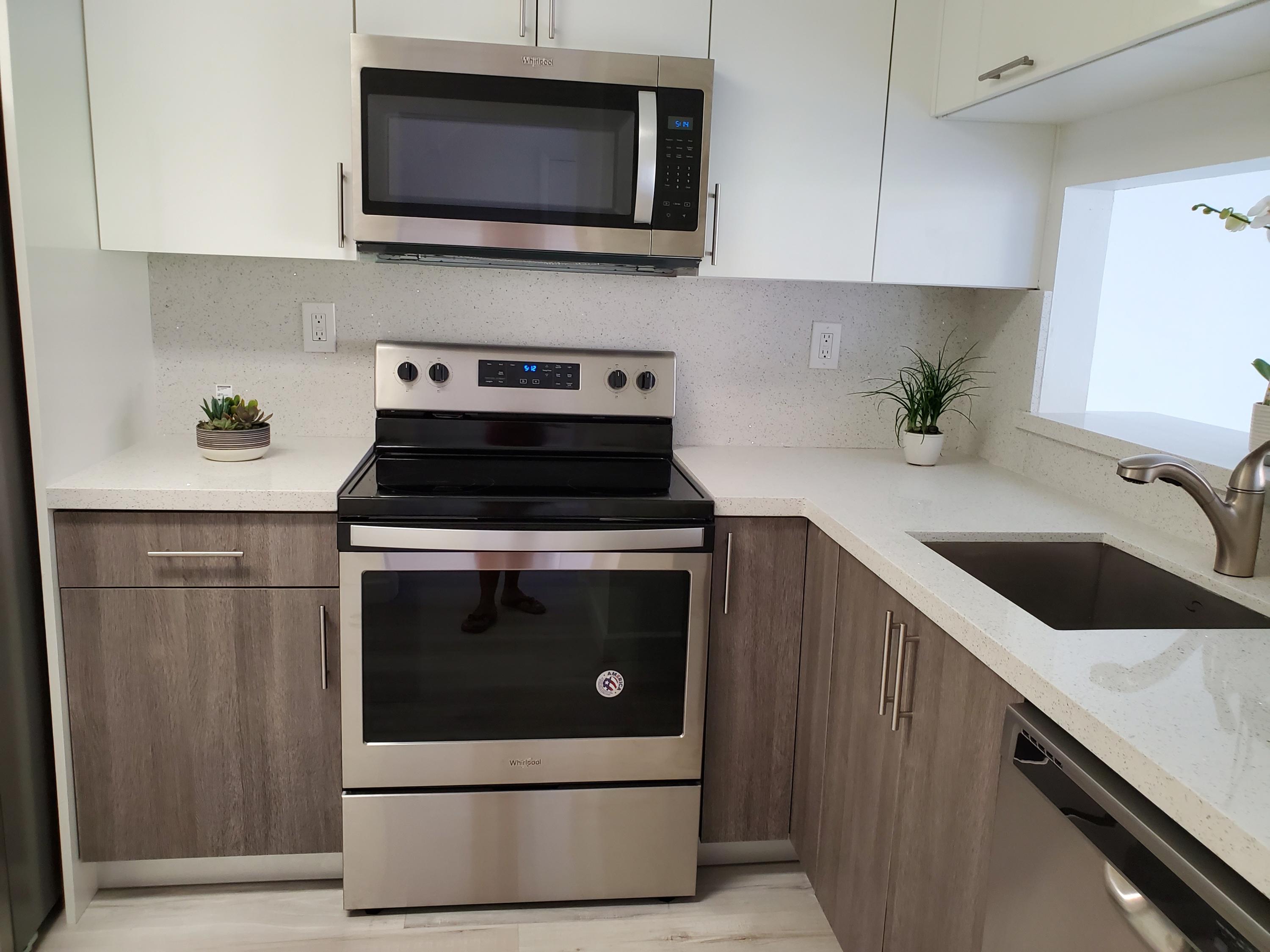 8957 Southwest 21st Court, Unit D Boca Raton, FL 33433 - Photo 8 of 25 KITCHEN 5
