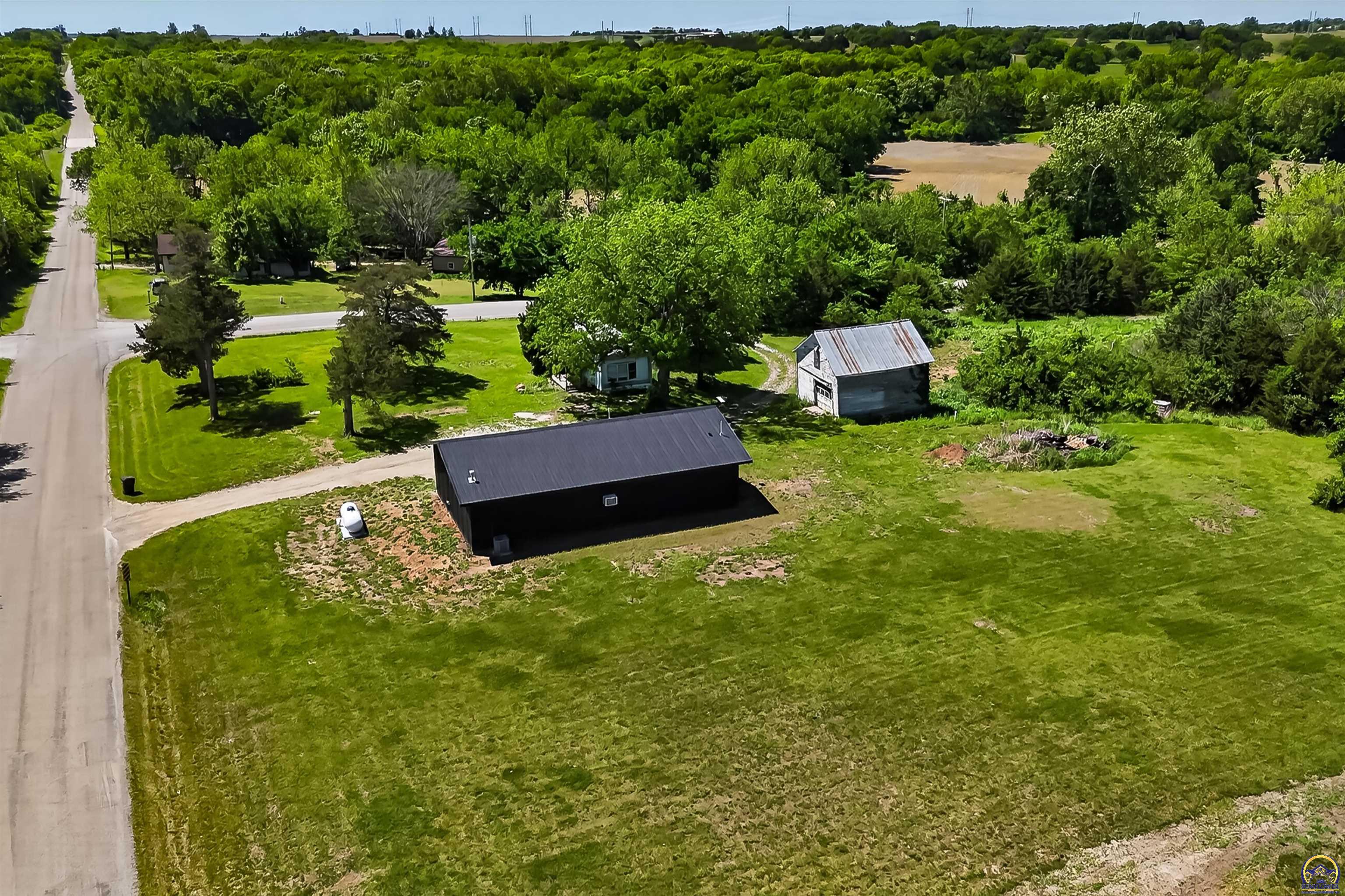 7641 Southeast Croco Road Berryton, KS 66409 - Photo 5 of 24