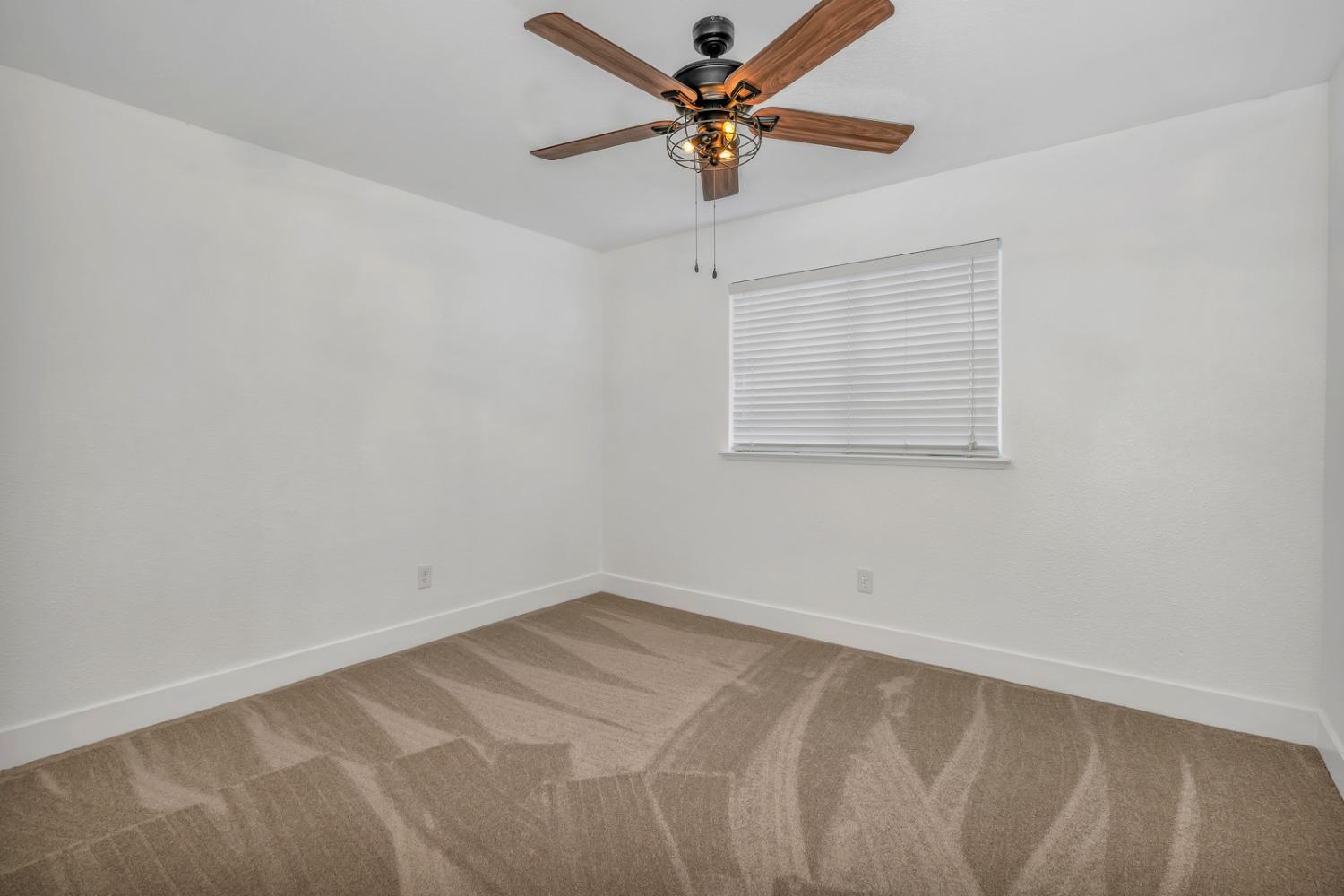 28826 Rancho Avenue Madera, CA 93638 - Photo 15 of 25