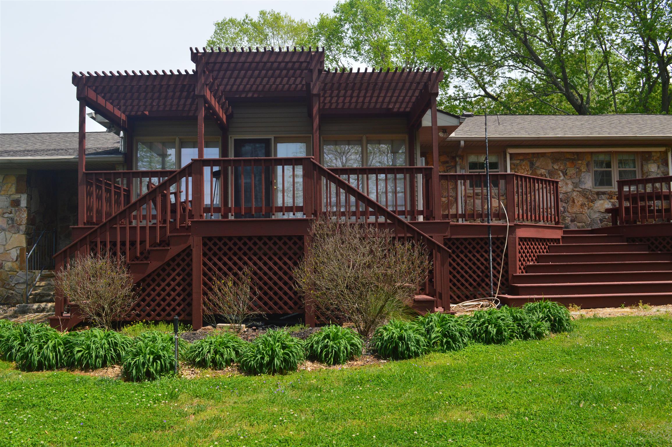 1239 Dripping Springs Road Winchester, TN 37398 - Photo 14 of 30 front view of a house with a deck