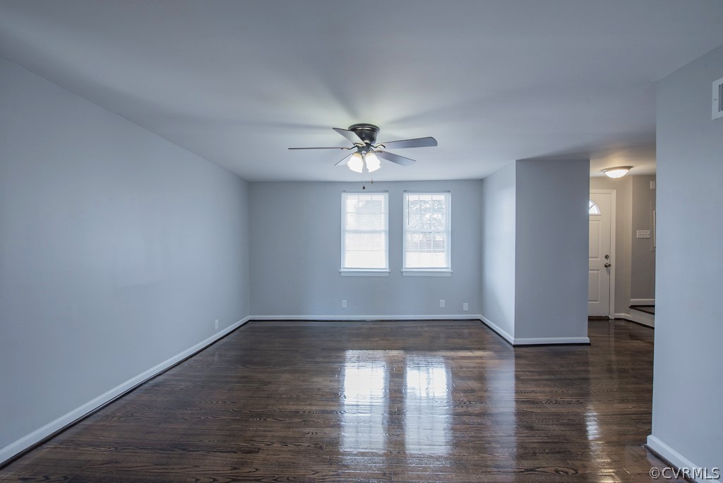 674 Seay Road Manakin-Sabot, VA 23103 - Photo 11 of 44 Living Room