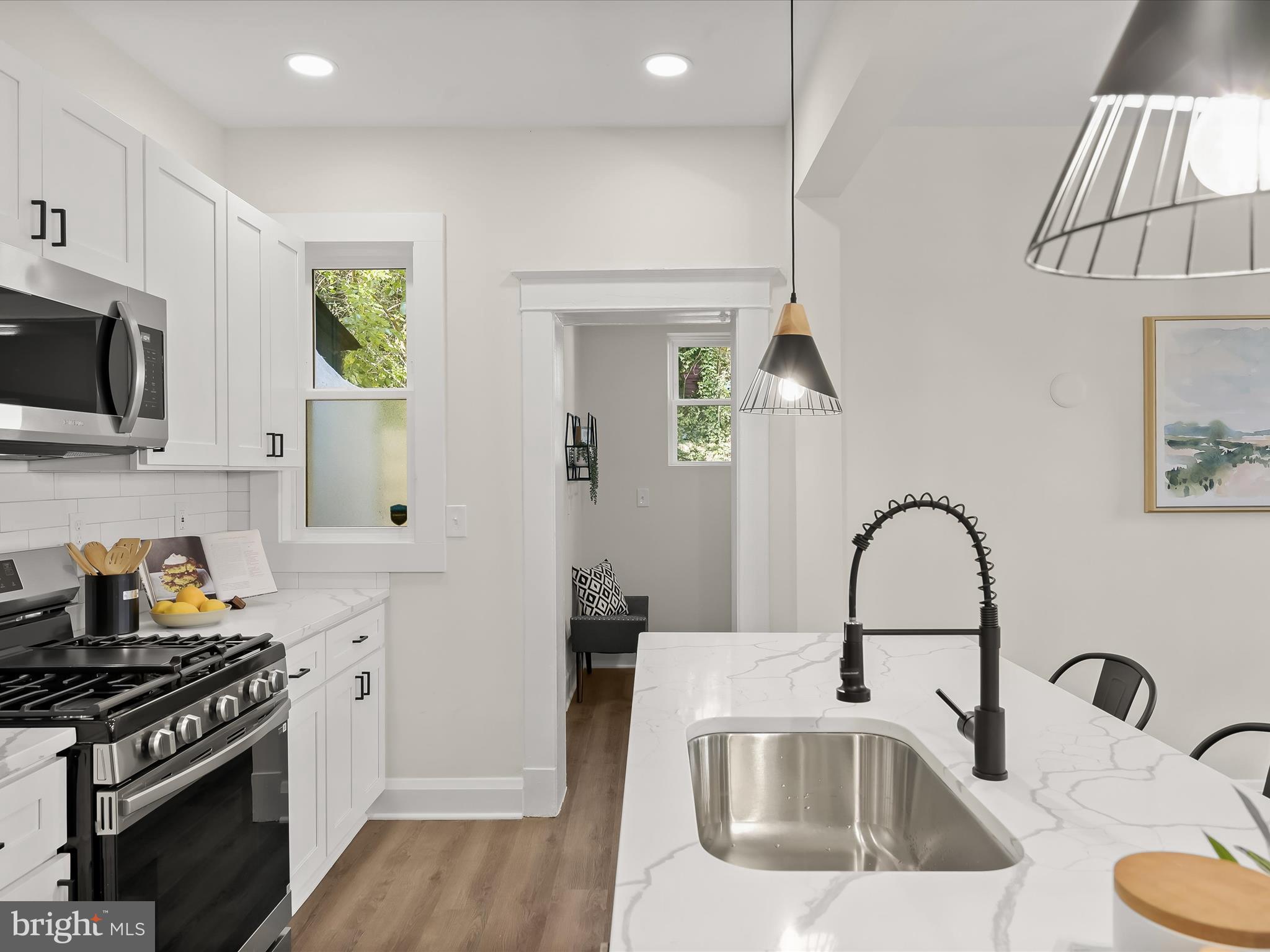 614 Stamford Road Baltimore, MD 21229 - Photo 14 of 48 Pendant Lighting