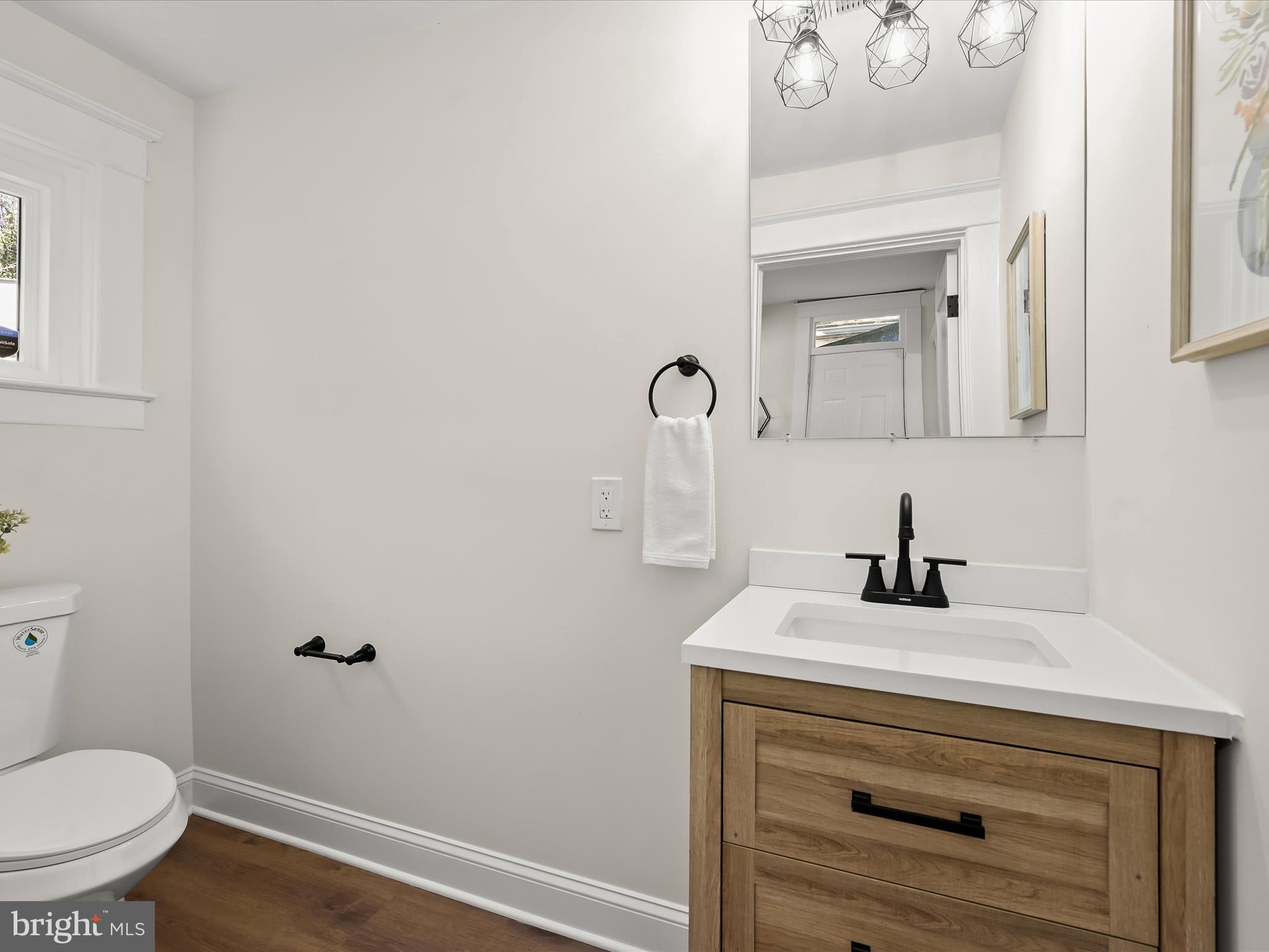 614 Stamford Road Baltimore, MD 21229 - Photo 18 of 48 Renovated Powder Room