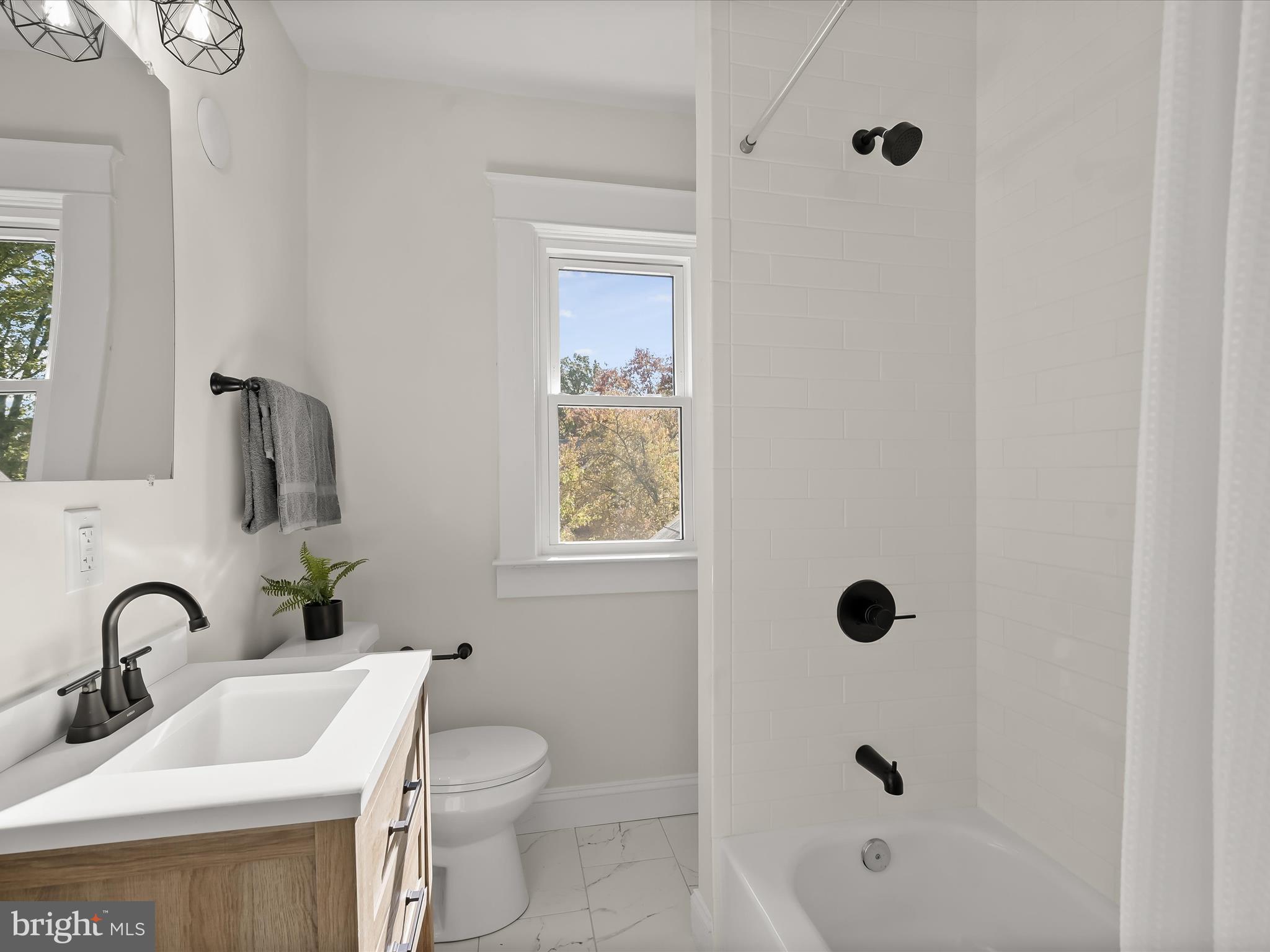 614 Stamford Road Baltimore, MD 21229 - Photo 21 of 48 Renovated Full Bath