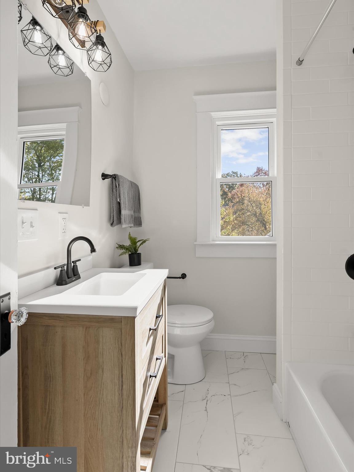 614 Stamford Road Baltimore, MD 21229 - Photo 22 of 48 Renovated Full Bath