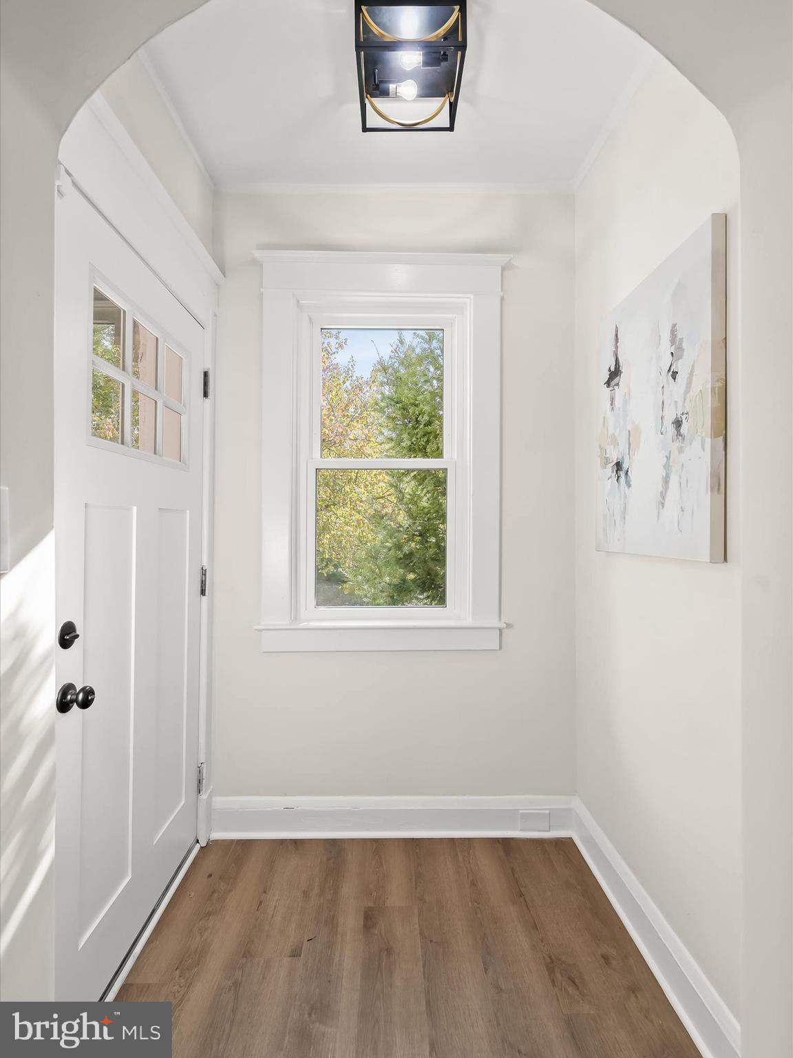 614 Stamford Road Baltimore, MD 21229 - Photo 5 of 48 Entry - Arched Doorway