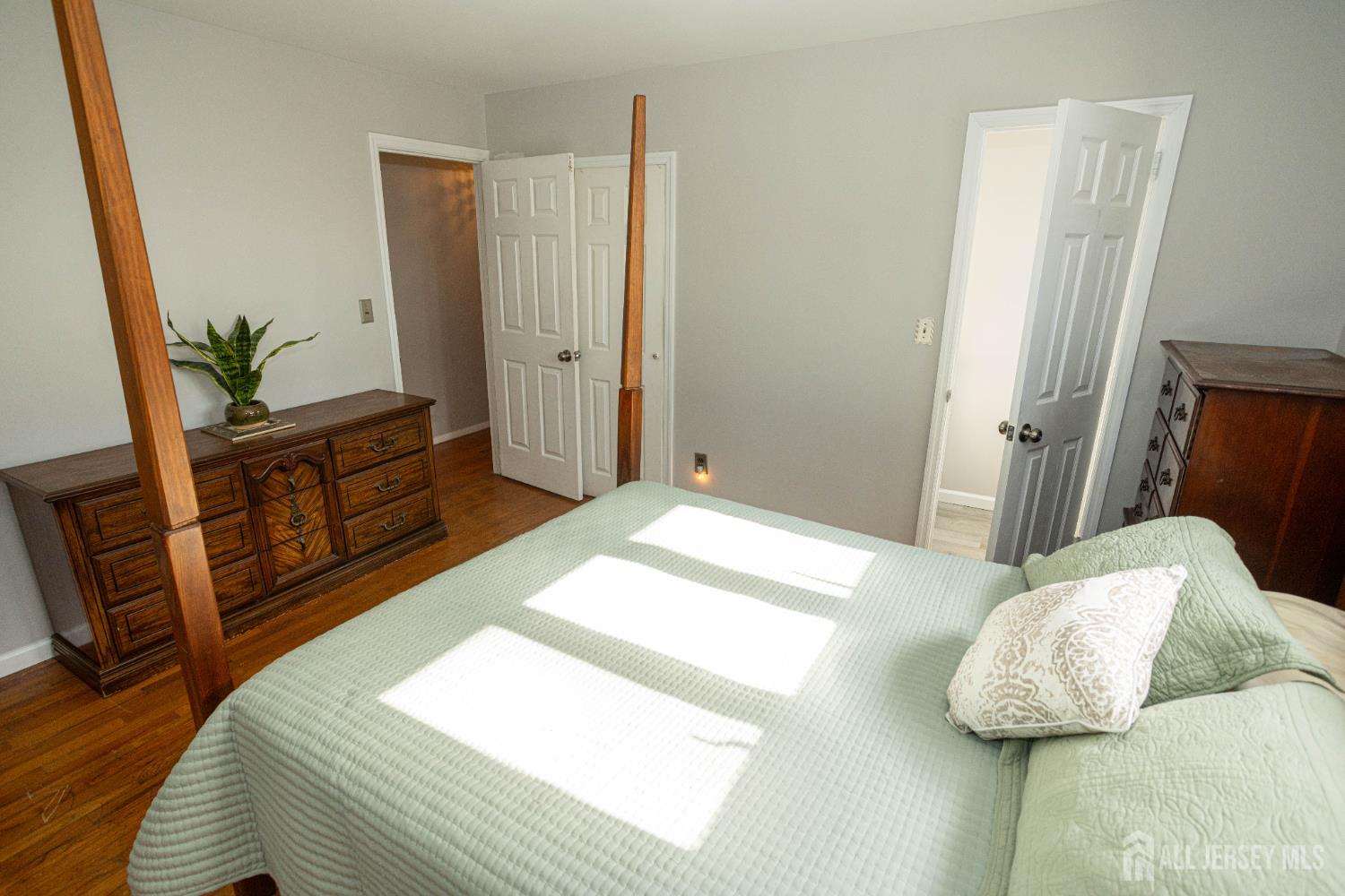 61 Princeton Road Old Bridge, NJ 08859 - Photo 13 of 29