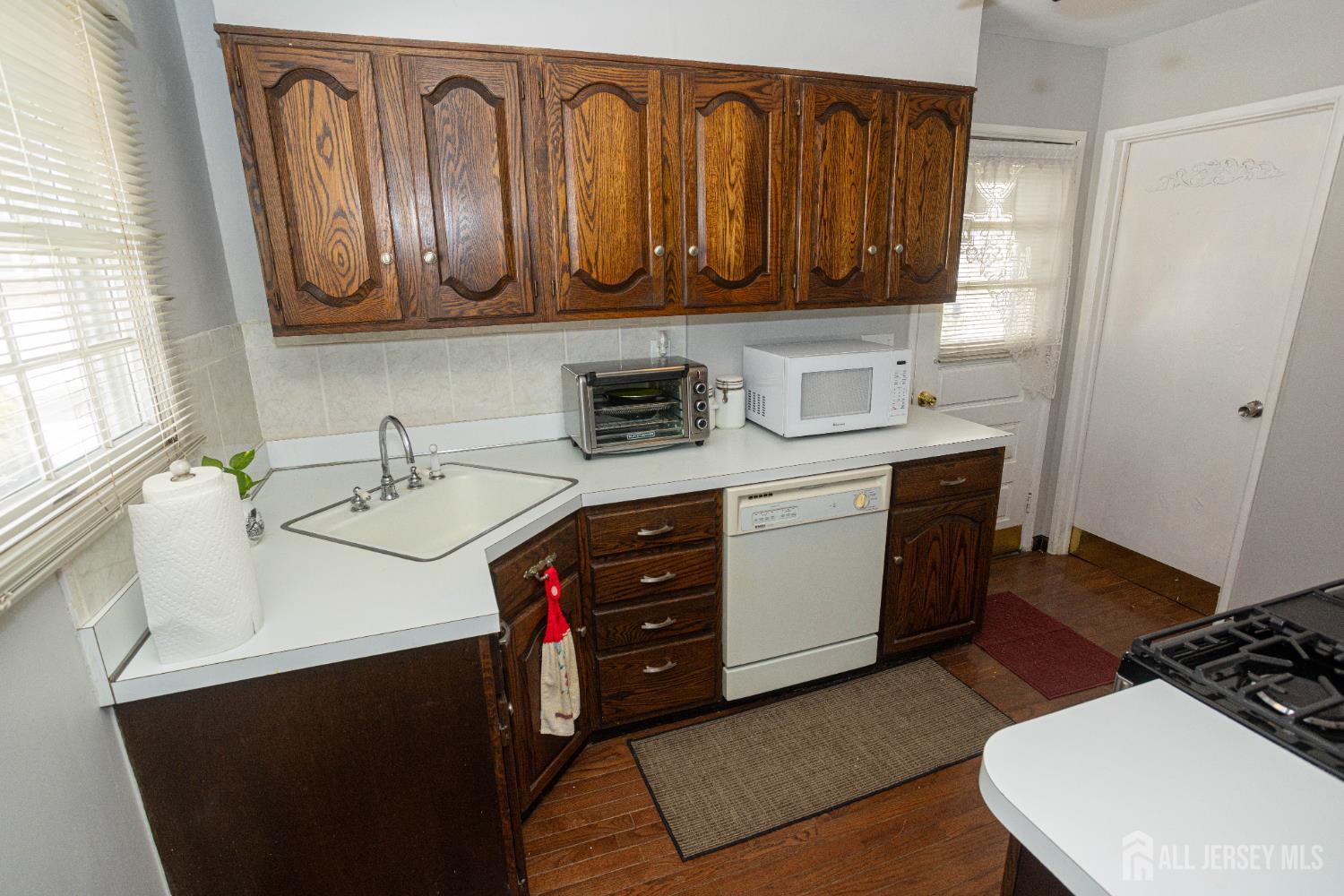 61 Princeton Road Old Bridge, NJ 08859 - Photo 4 of 29