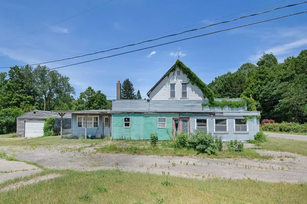 $349,900 | 68022 Highway 43, South Haven, MI 49090