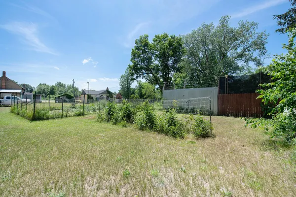 $349,900 | 68022 Highway 43, South Haven, MI 49090