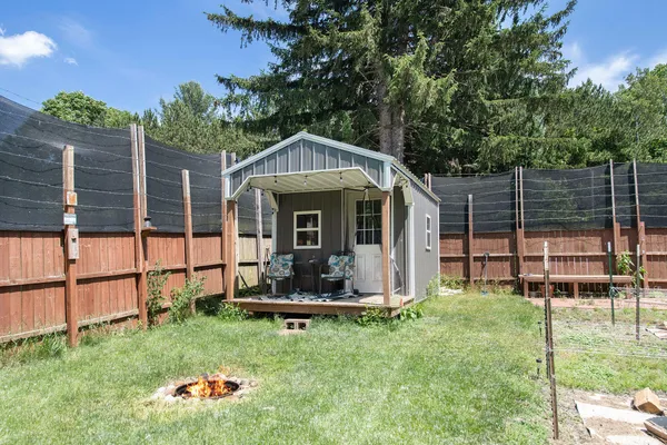 $349,900 | 68022 Highway 43, South Haven, MI 49090