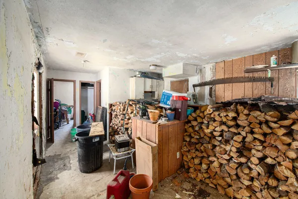 $349,900 | 68022 Highway 43, South Haven, MI 49090