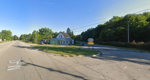 $349,900 | 68022 Highway 43, South Haven, MI 49090